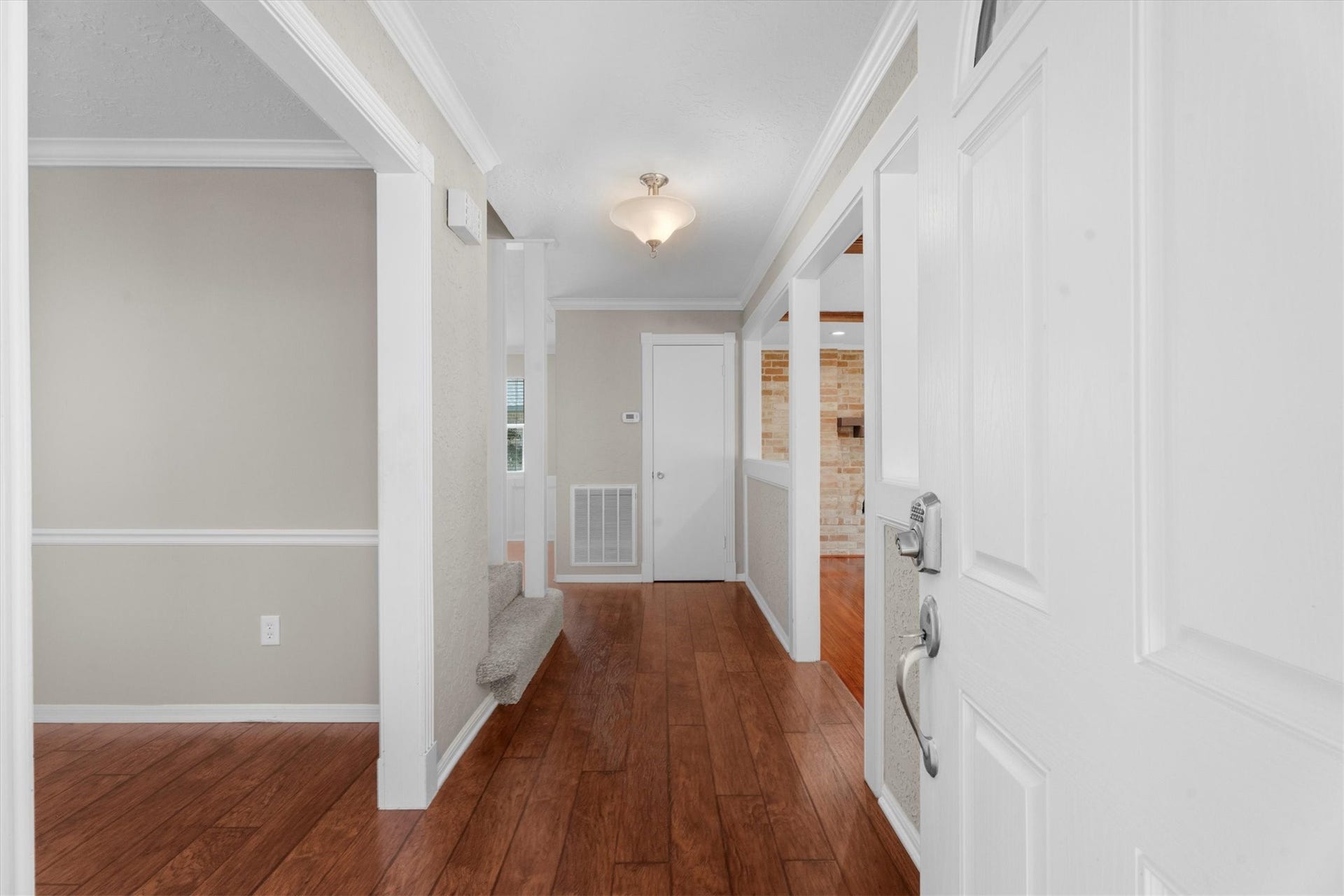 5939 Havenwoods Drive, Houston, TX 77066 Hallyway from Entry
