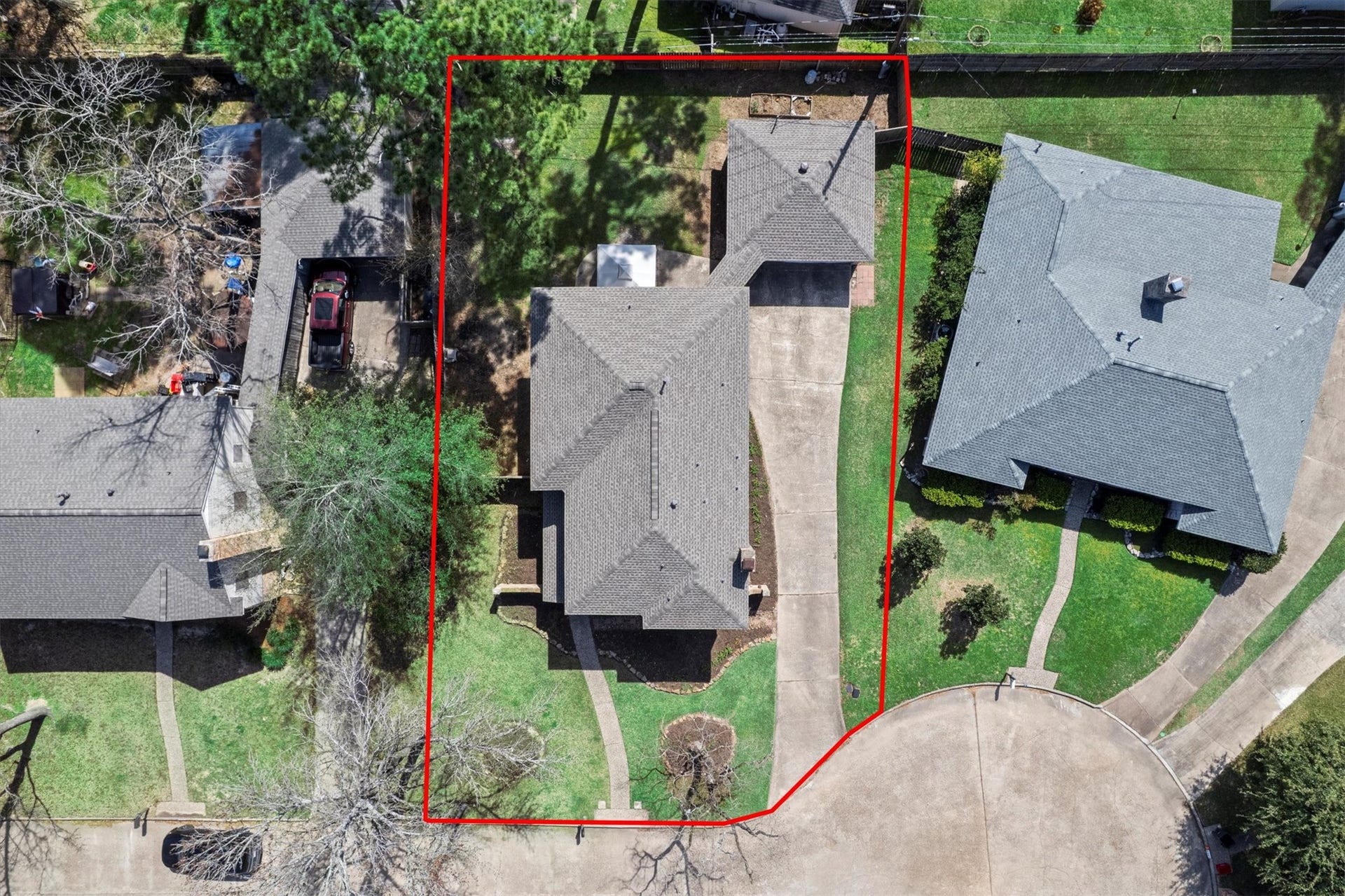 5939 Havenwoods Drive, Houston, TX 77066 Aeriel View with lot line in RED