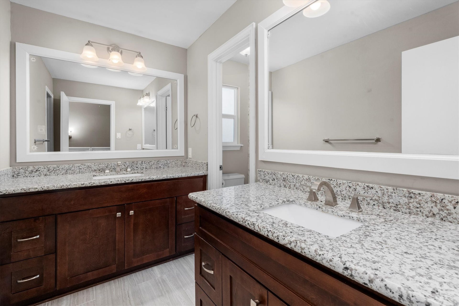 5939 Havenwoods Drive, Houston, TX 77066 Guest Bath w/separate vanities/ granite counters updated ighting,cabinets, fixtures