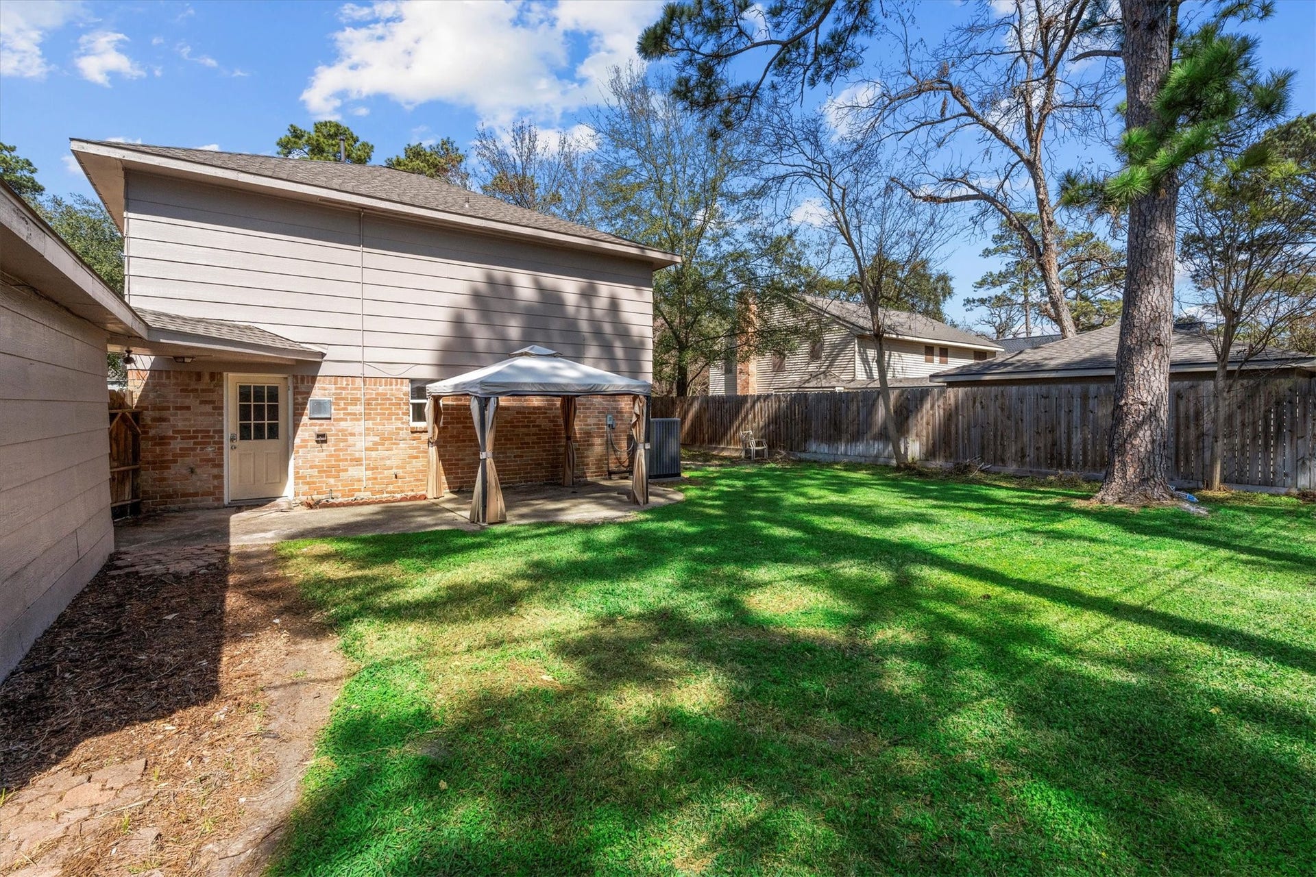 5939 Havenwoods Drive, Houston, TX 77066 Another view of the backyard