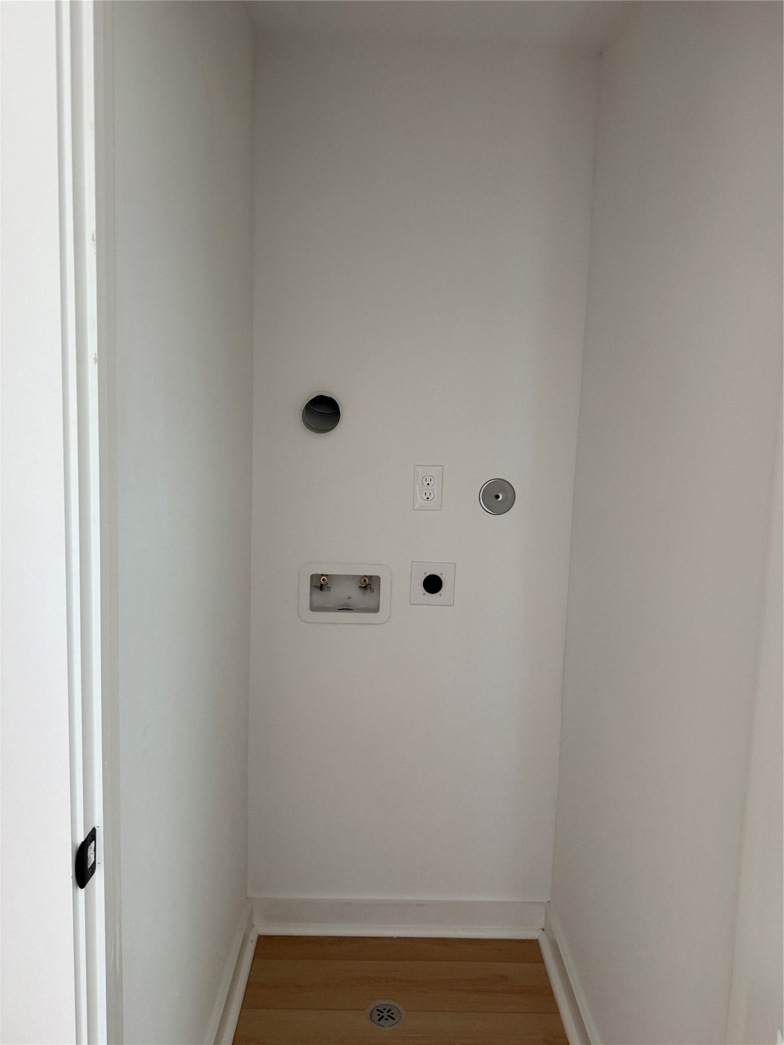 3617 Rosalie Street, #3, Houston, TX 77004 Laundry Room
