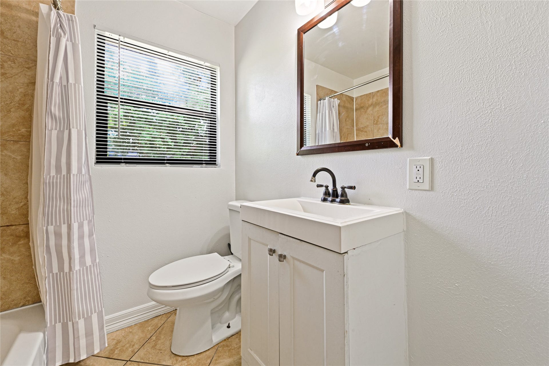 119 West Avenue, Pasadena, TX 77502 119 West Avenue, Pasadena, TX 77502