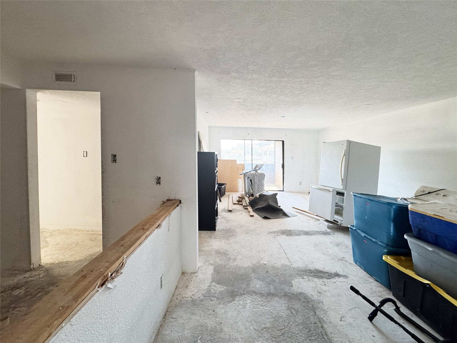 3025 Walnut Bend Lane, #34, Houston, TX 77042 Unfinished Living Room