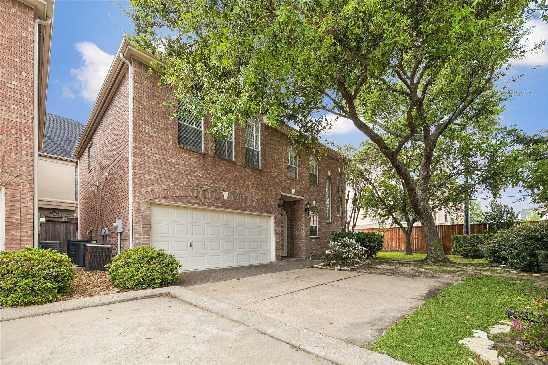 5638 Avalon Way, Houston, TX 77057 5638 Avalon Way, beautiful brick home in great location! 2 additional parking right in the front of the home plus the 2 car attached garage!
