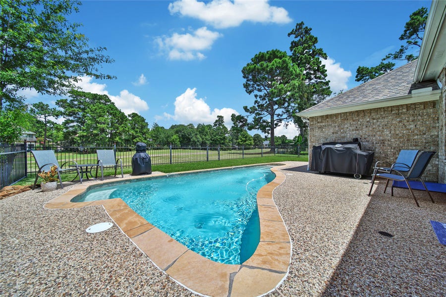 Property photo for 18510 Bluewater Cove Drive, Humble, TX