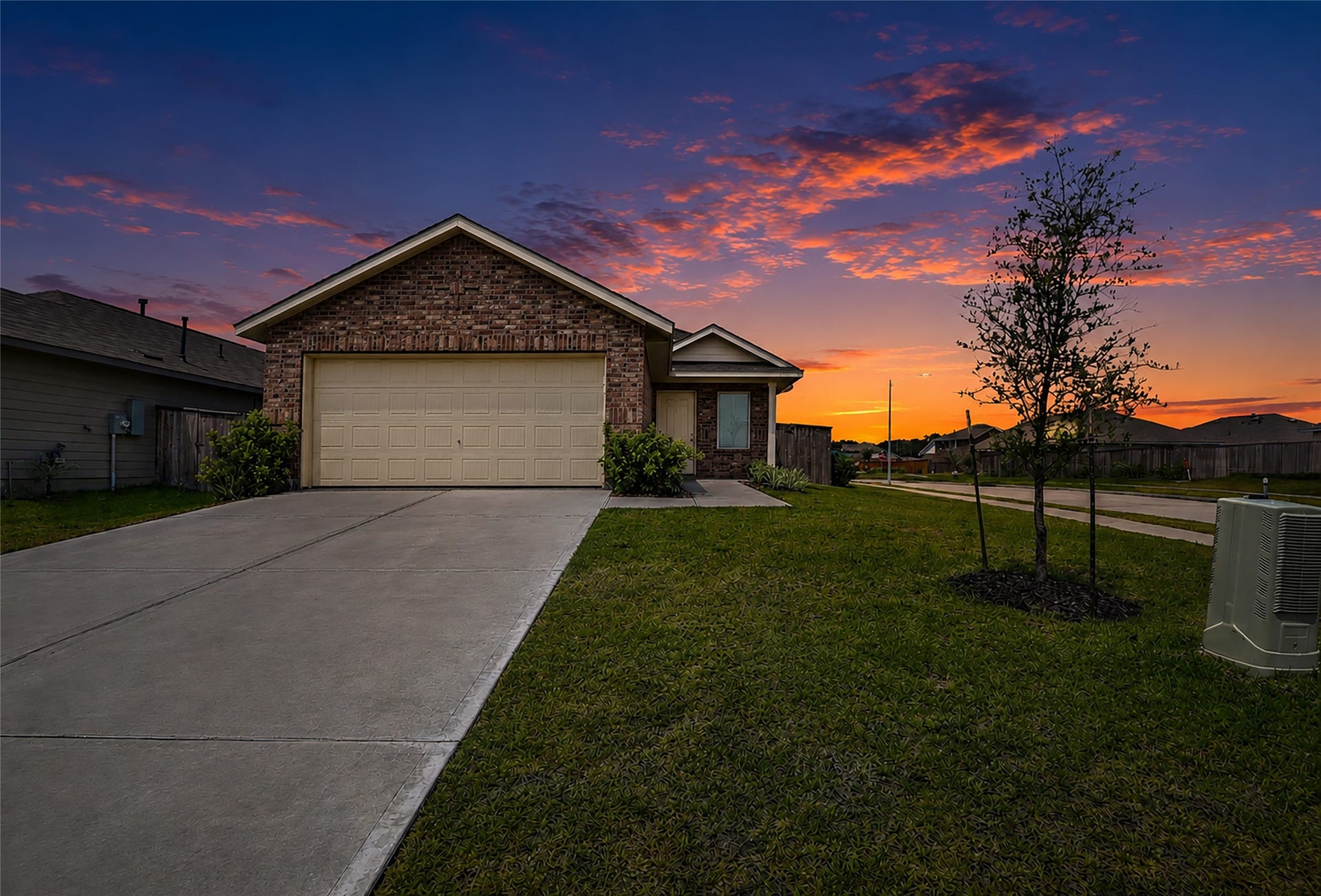 18671 Cepagatti Dr, New Caney, TX 77357 Charming brick home with a spacious driveway. Welcome to your new home!