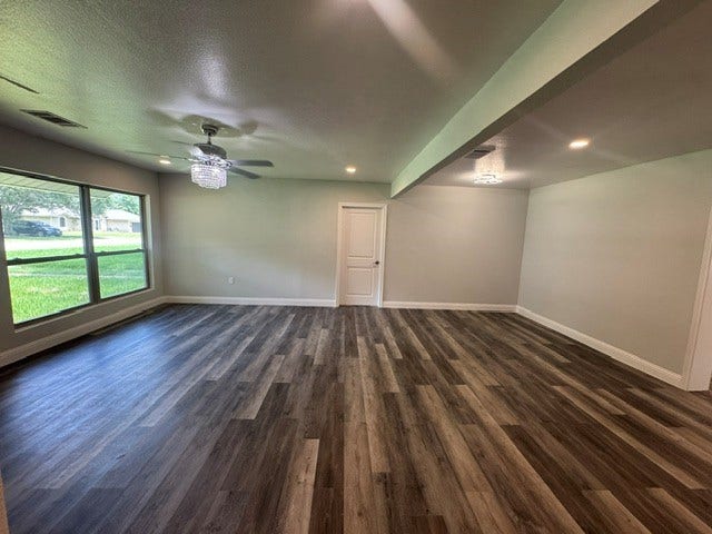 1607 W HOUSTON DR, La Marque, TX 77568 Living Room
