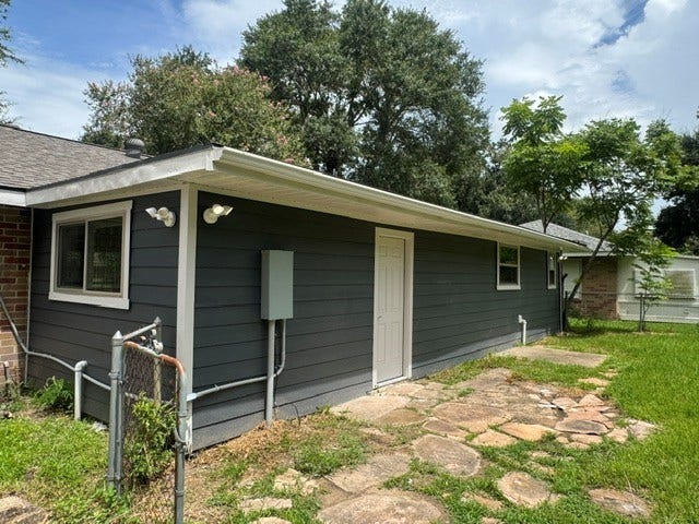 1607 W HOUSTON DR, La Marque, TX 77568 Back House