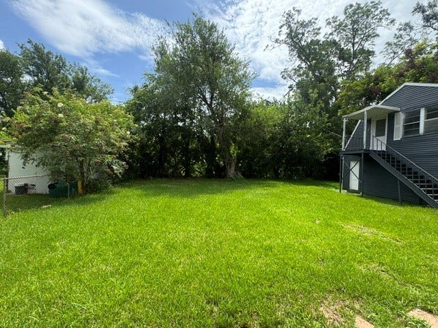 1607 W HOUSTON DR, La Marque, TX 77568 Backyard
