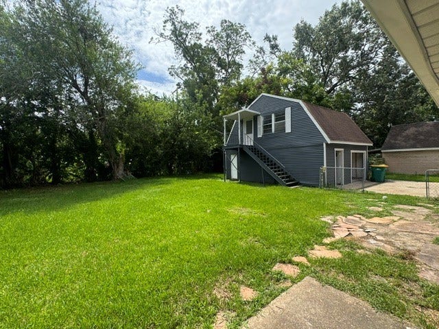 1607 W HOUSTON DR, La Marque, TX 77568 Backyard and Garage/ADU