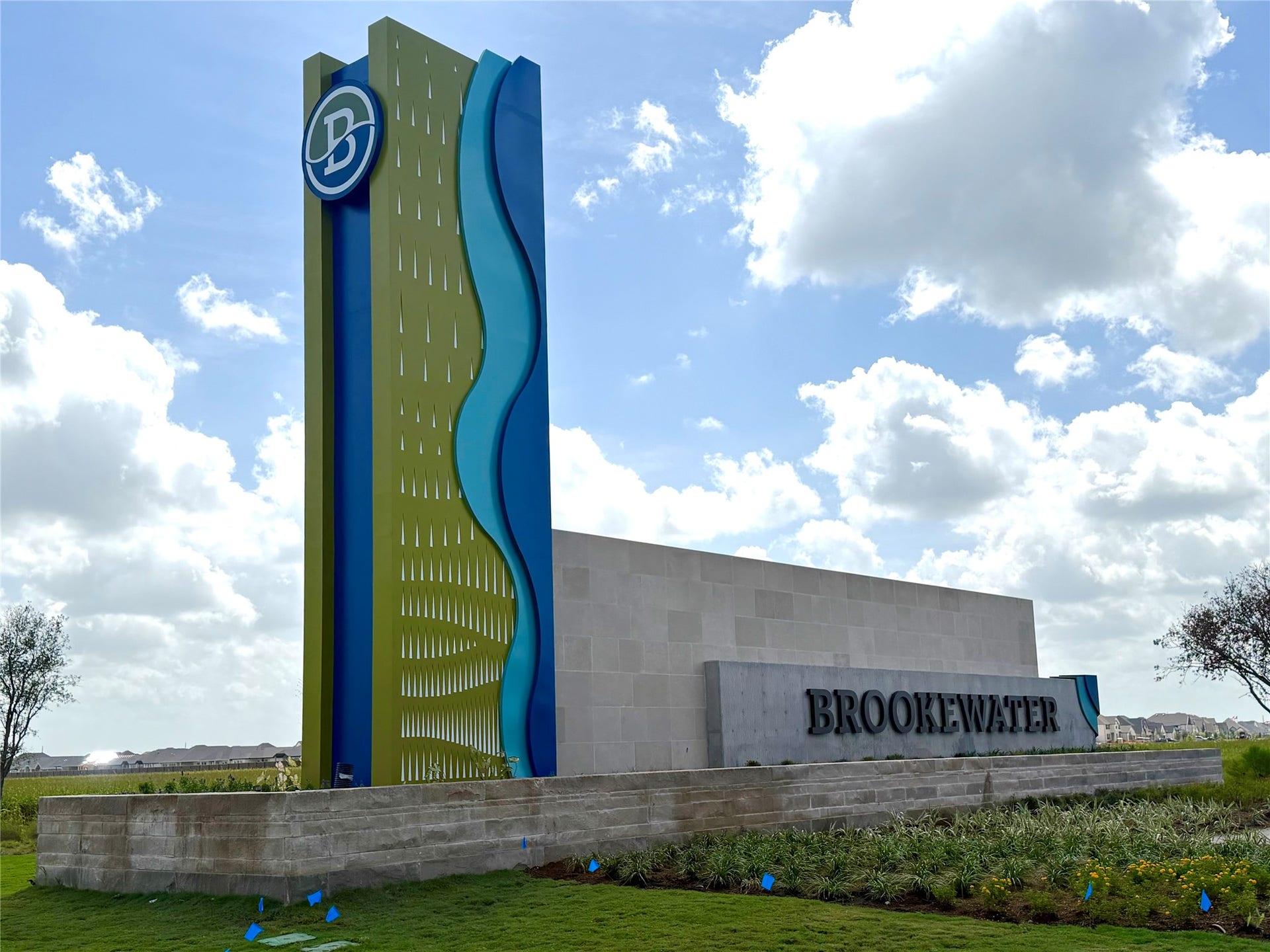 Brookewater is conveniently located off highway 59/69. Take 59 heading west, exit Isleib exit and the Brookewater Blvd entrance is a little over a mile on the feeder.