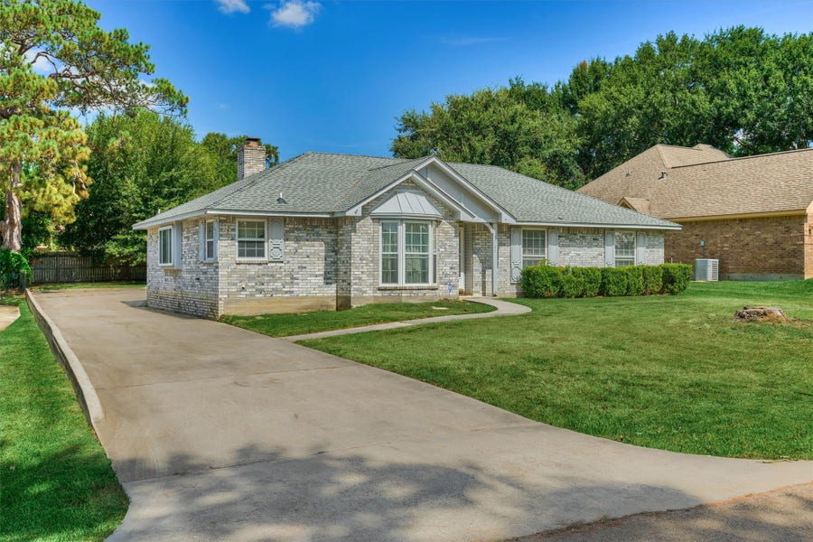 Property photo for 9749 E Shore Drive, Willis, TX