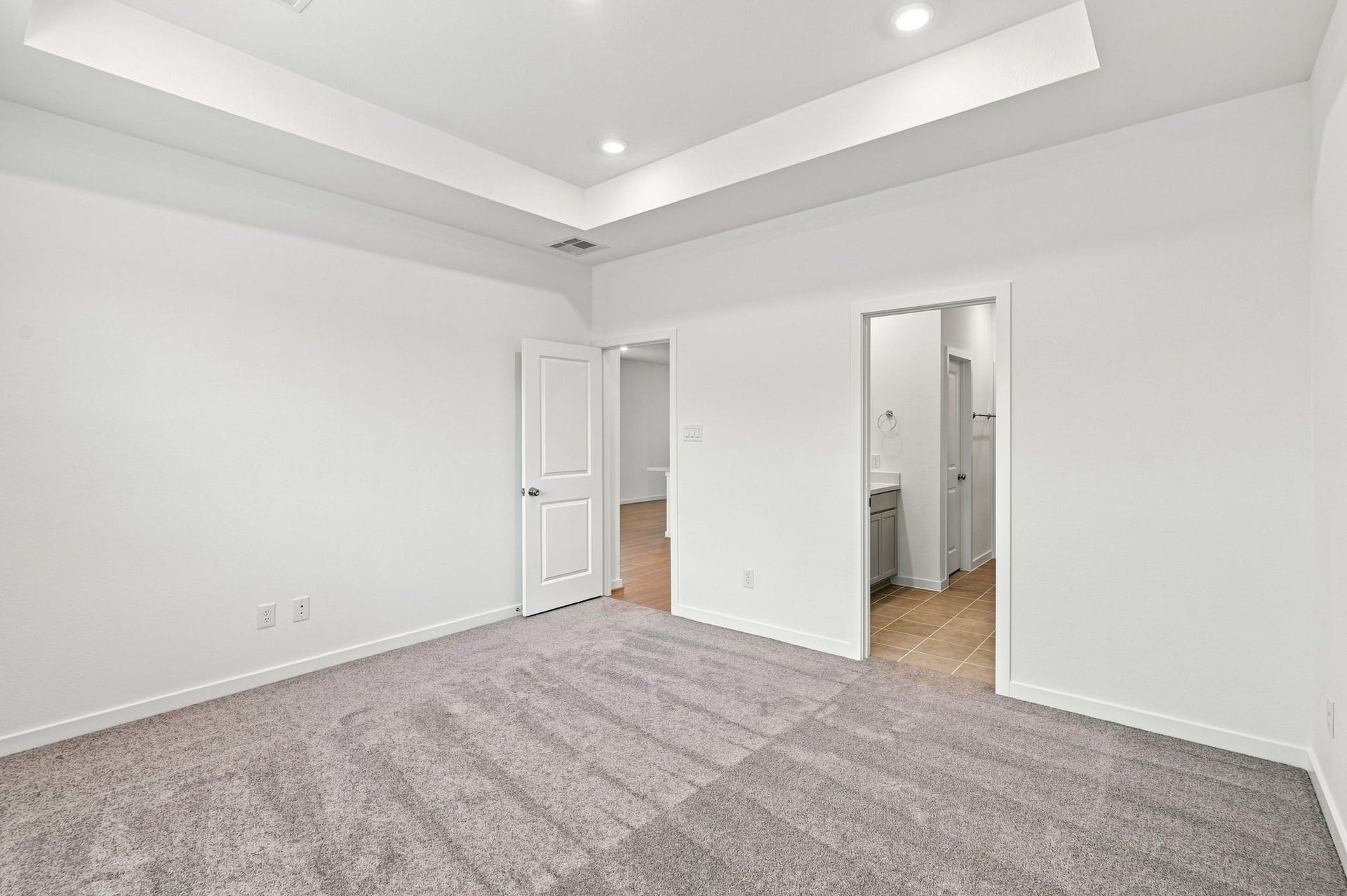 139 High Life Crossing, Richmond, TX 77469 Wake up to the feeling of having your own private retreat, with the flexibility to create a space that matches the way you want to relax, recharge, and live.