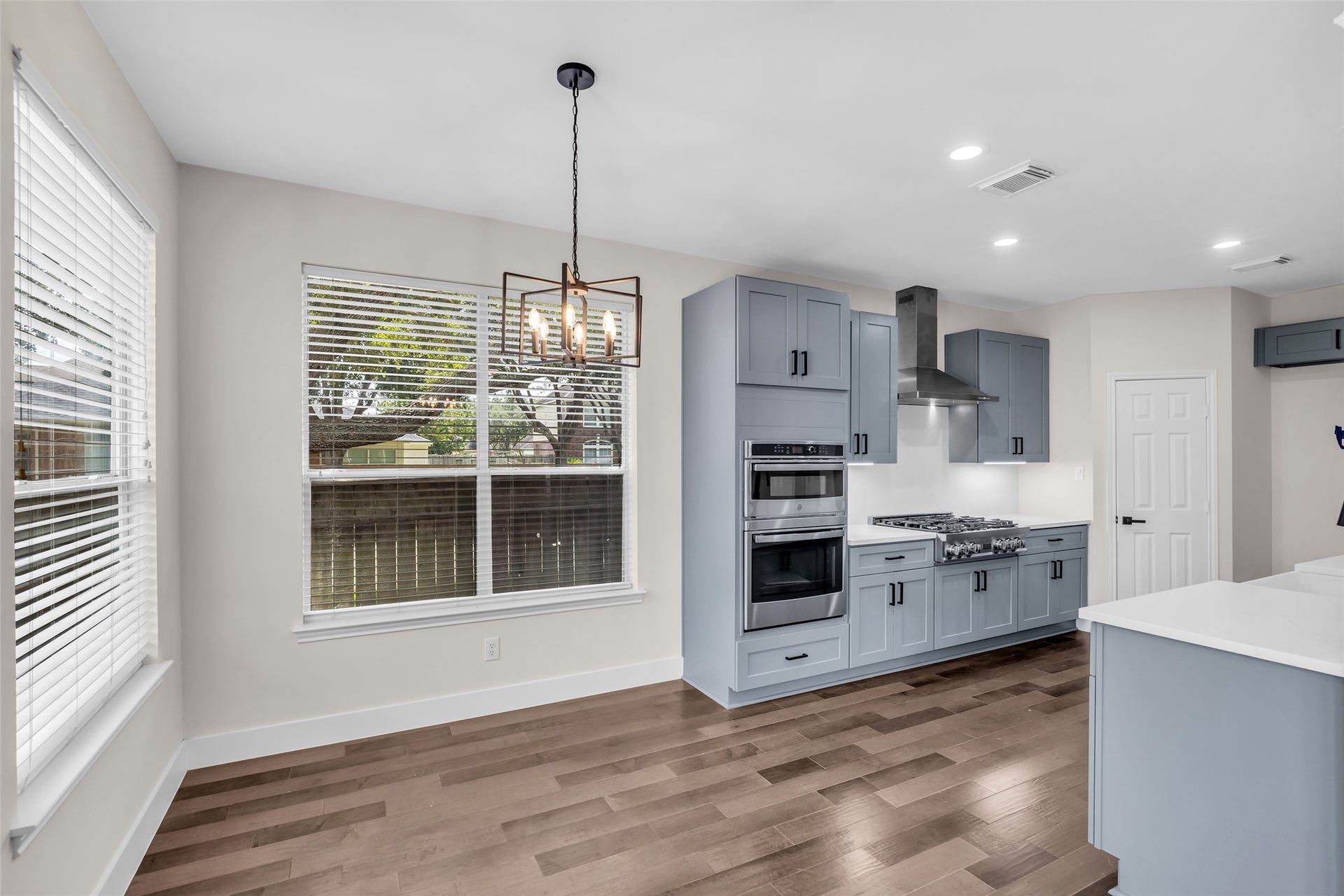 22002 Madera Canyon Court, Richmond, TX 77469 Your cozy breakfast nook!