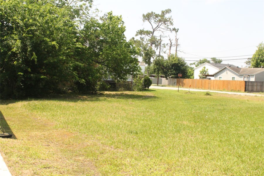 Property photo for 8202 Flintridge Drive, Houston, TX