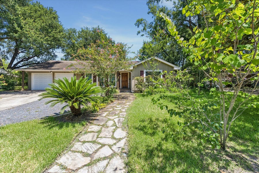 Property photo for 5154 Beechnut St, Houston, TX