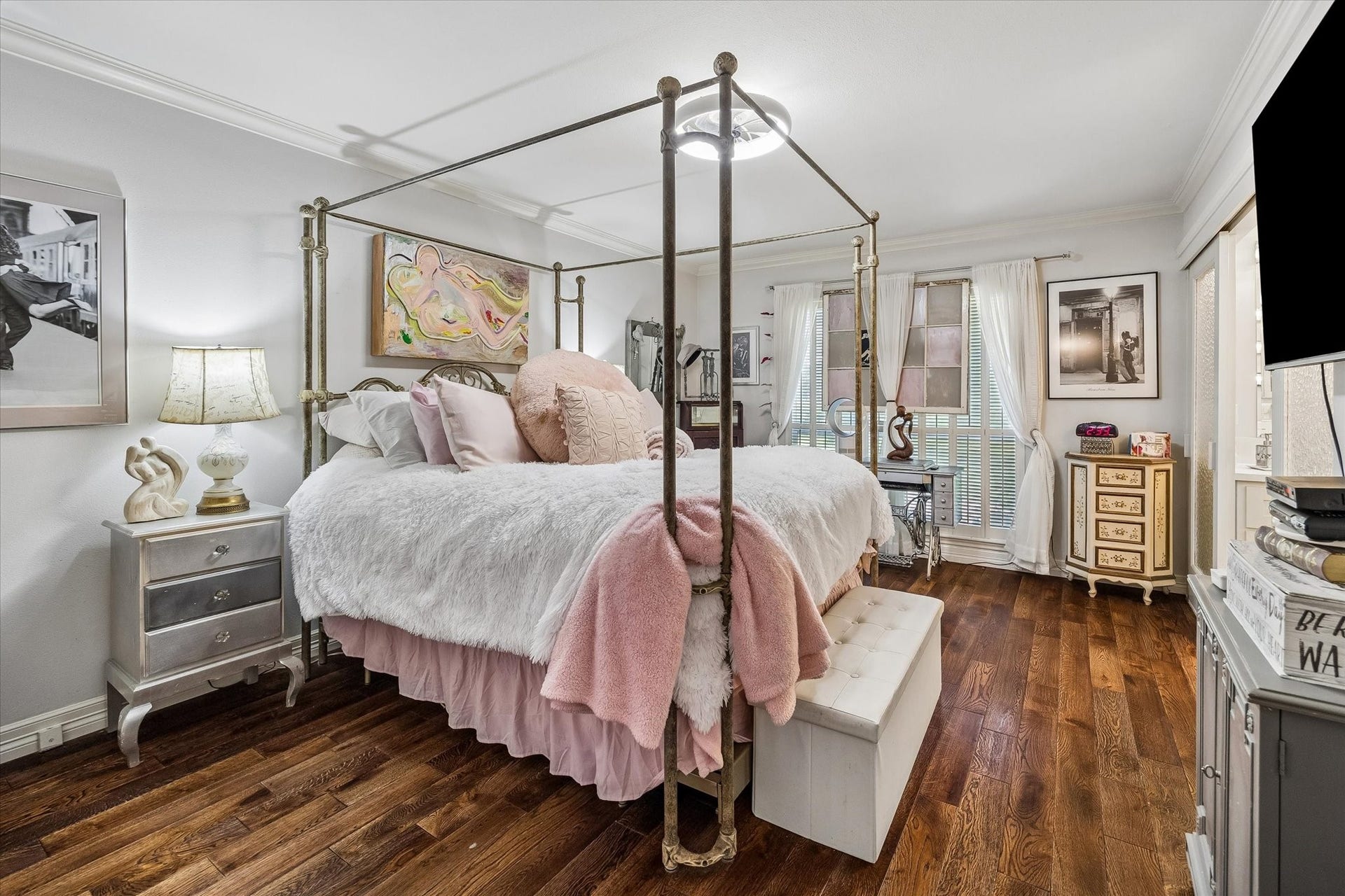 818 Olney Oak Drive, Houston, TX 77079 Spacious primary bedroom with large window and plantation shutters