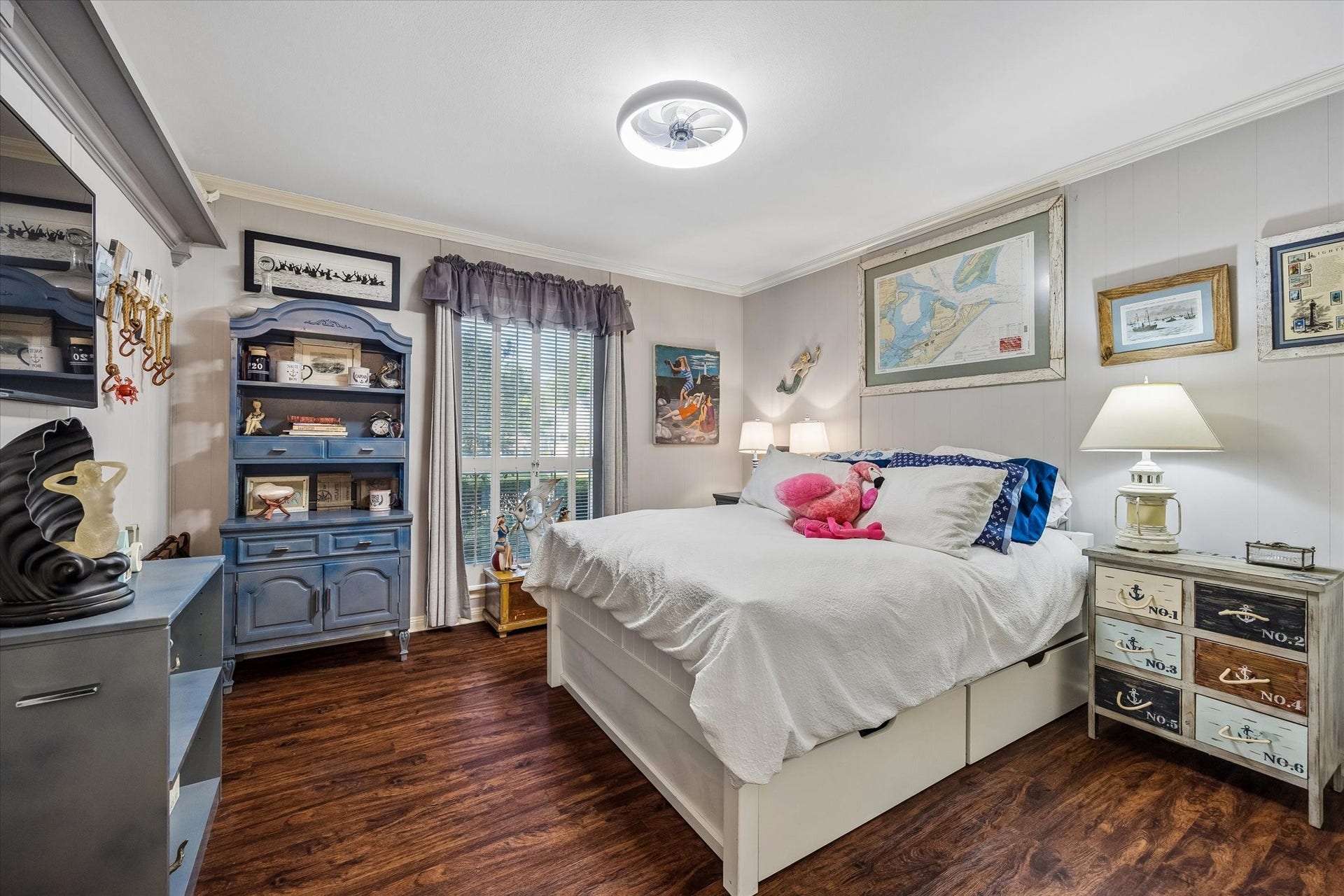 818 Olney Oak Drive, Houston, TX 77079 Spacious secondary bedroom