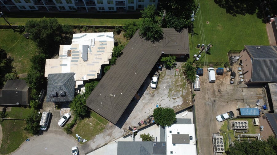 Property photo for 9 Briar Dale Court, Houston, TX