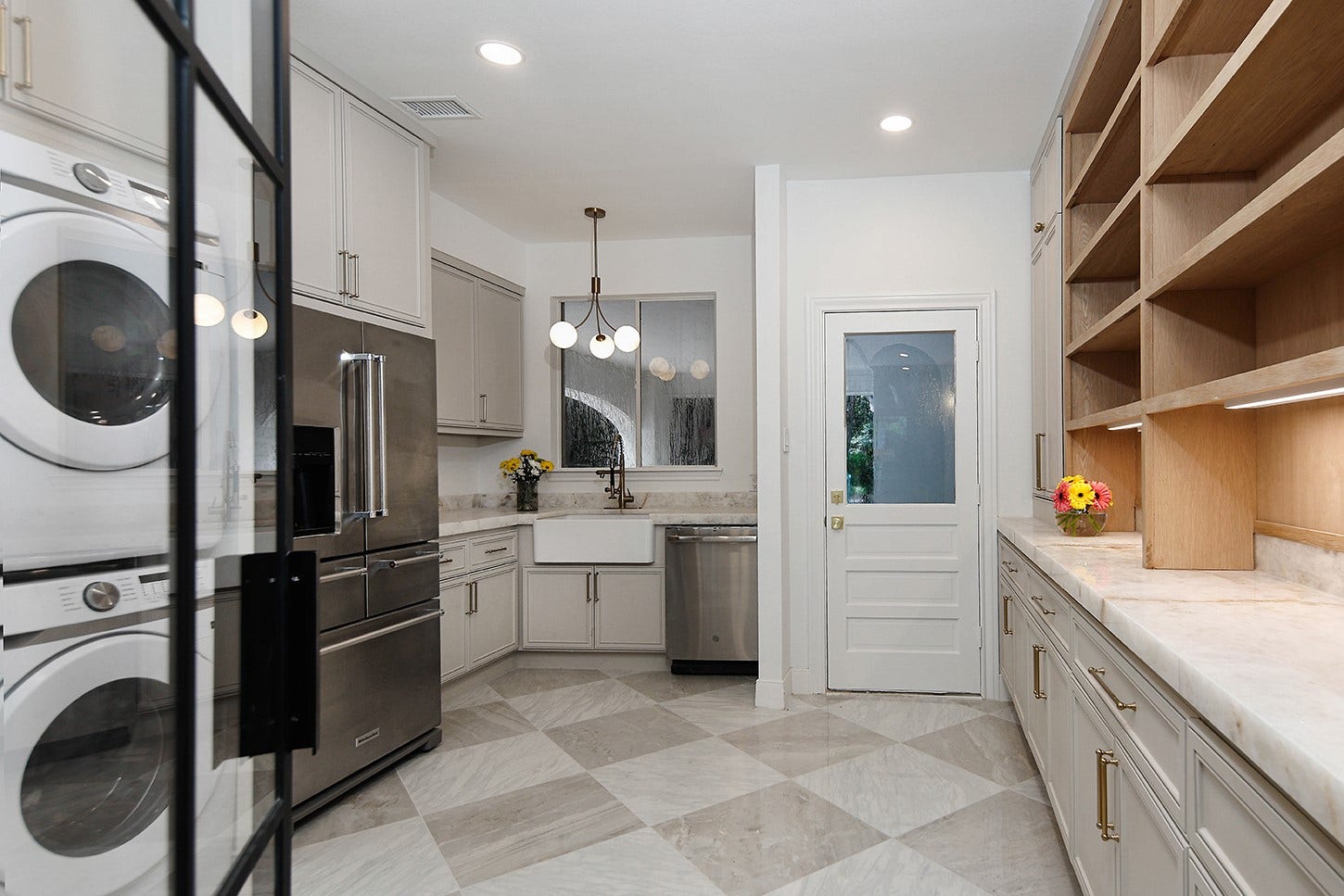 6 Misty Point, The Woodlands, TX 77380 6 Misty Point, The Woodlands, TX 77380