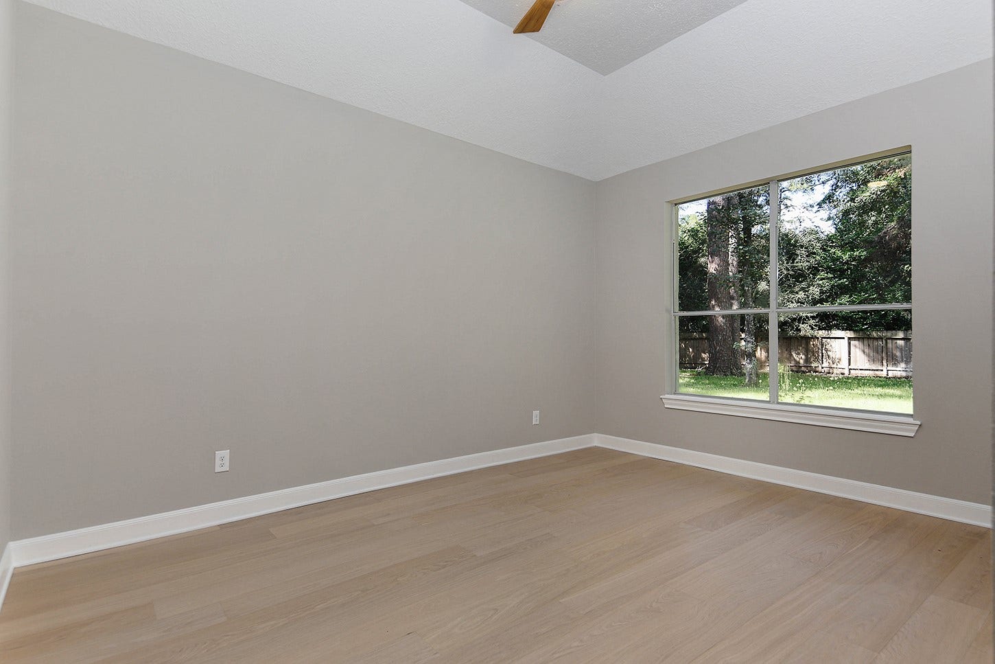 6 Misty Point, The Woodlands, TX 77380 6 Misty Point, The Woodlands, TX 77380