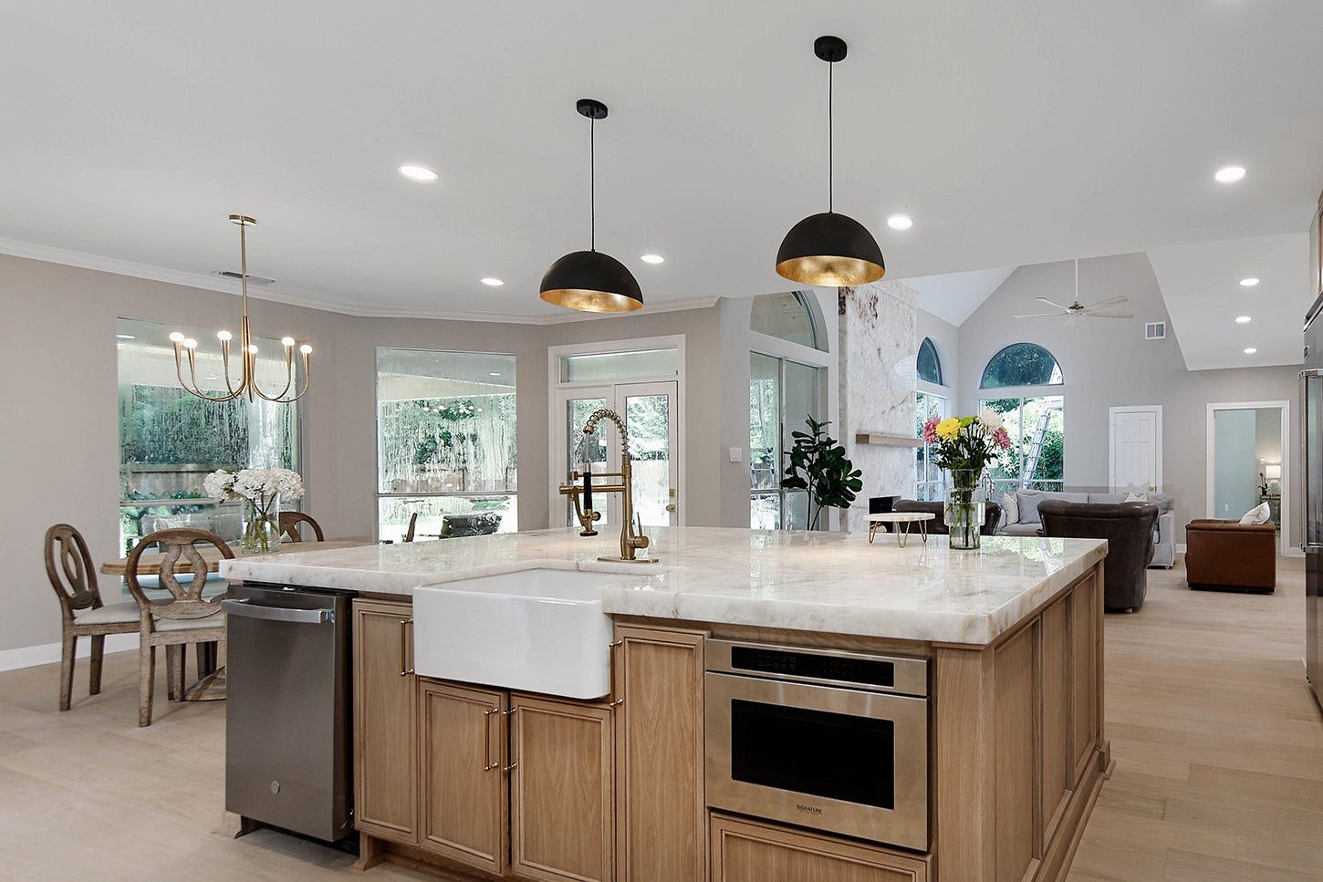 6 Misty Point, The Woodlands, TX 77380 6 Misty Point, The Woodlands, TX 77380