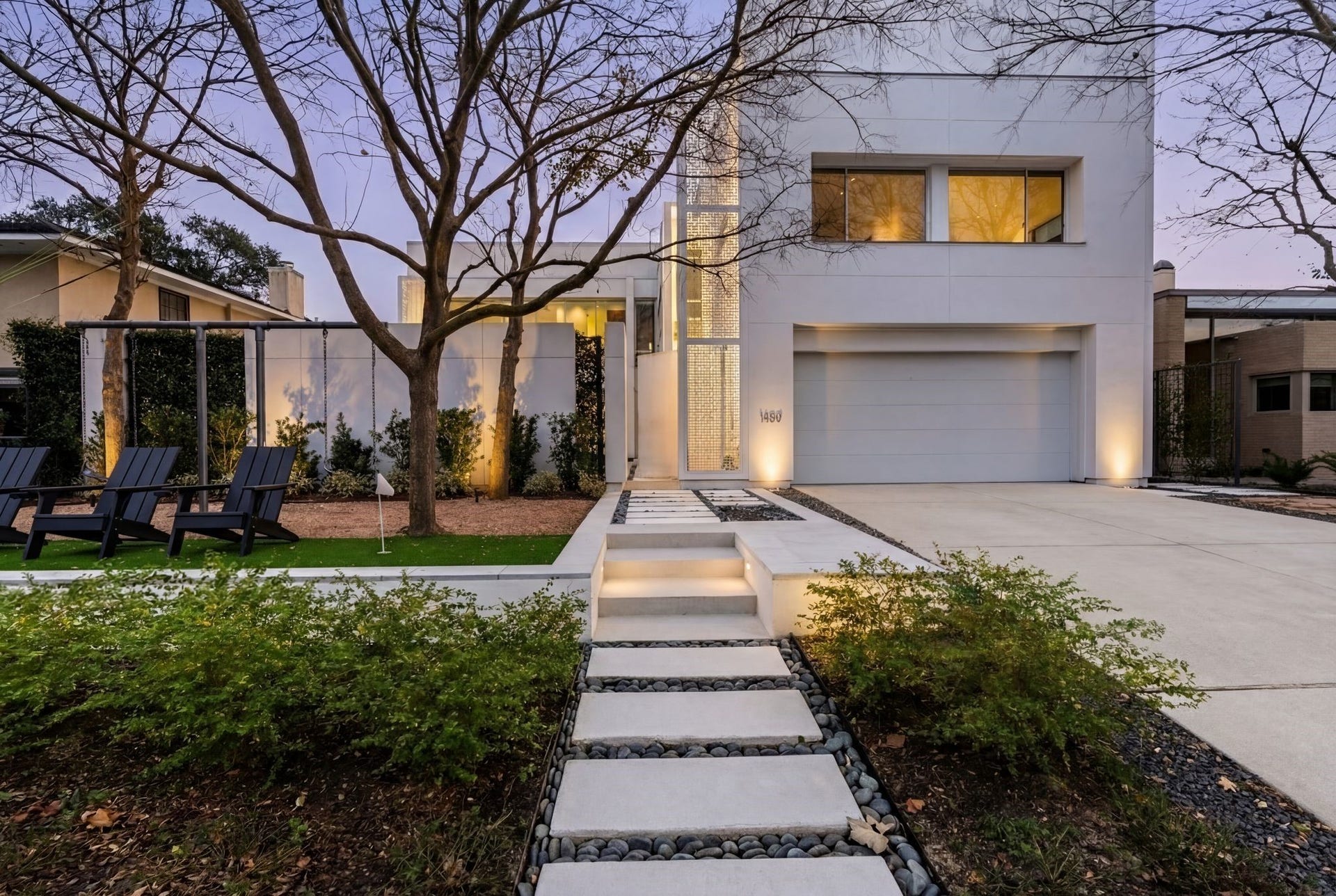 1509 Banks Street, Houston, TX 77006 A quiet arrivalwhere architecture reveals itself slowly, never all at once.
