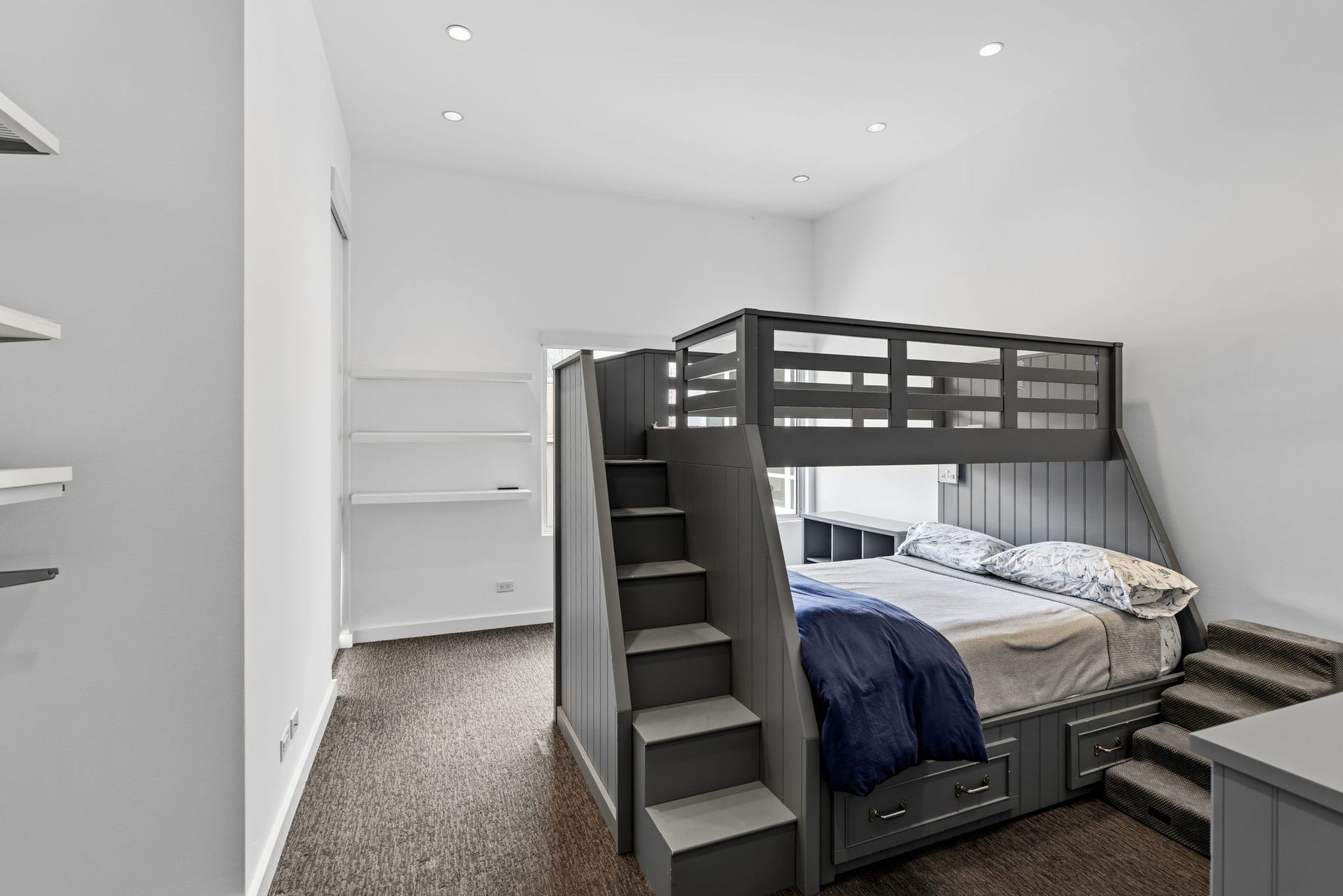 1509 Banks Street, Houston, TX 77006 Quietly tucked away, this secondary suite offers comfort, privacy, and the same modern elegance carried throughout the home.