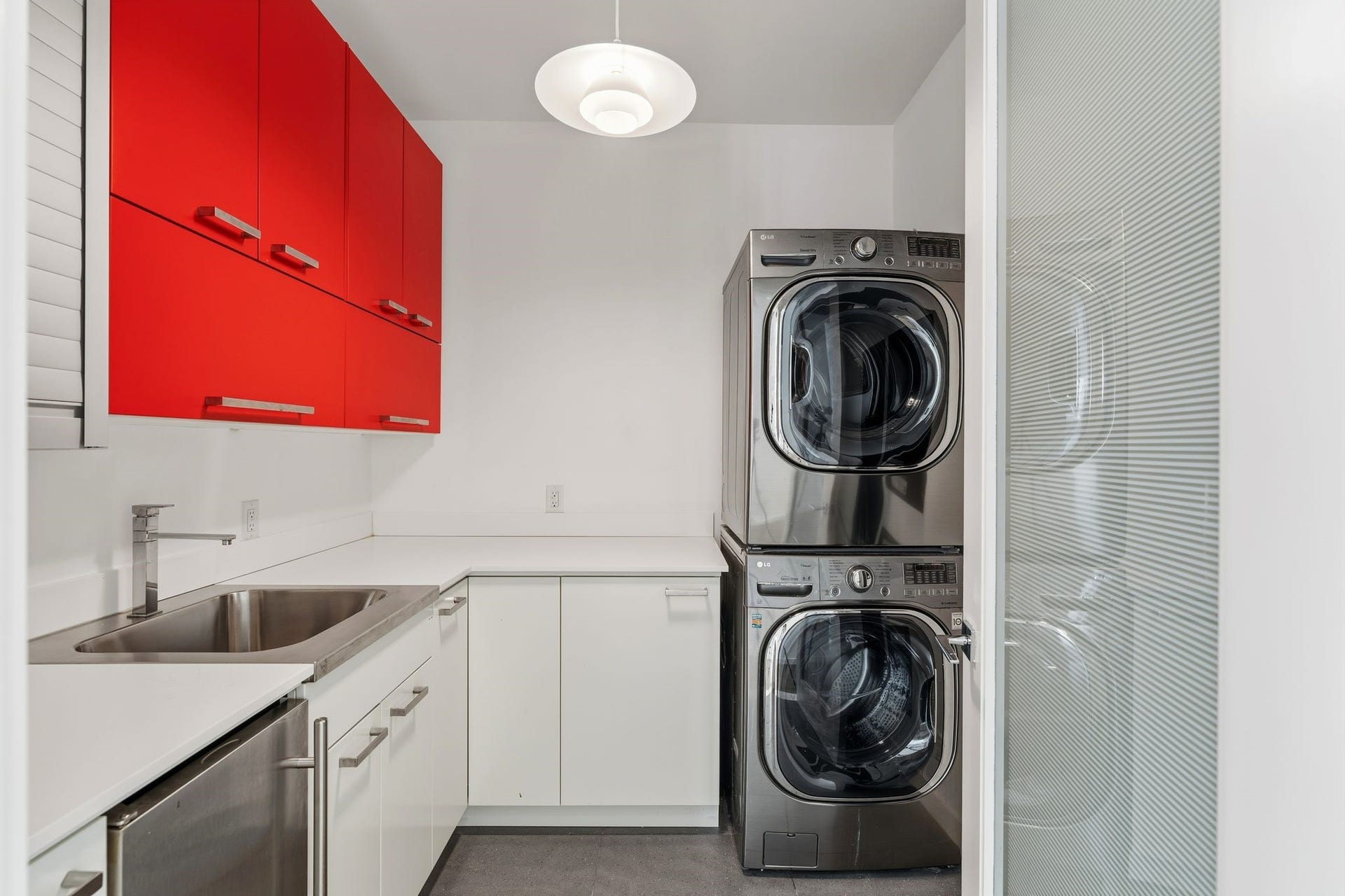 1509 Banks Street, Houston, TX 77006 Where utility meets designstreamlined, efficient, and made to simplify the everyday.