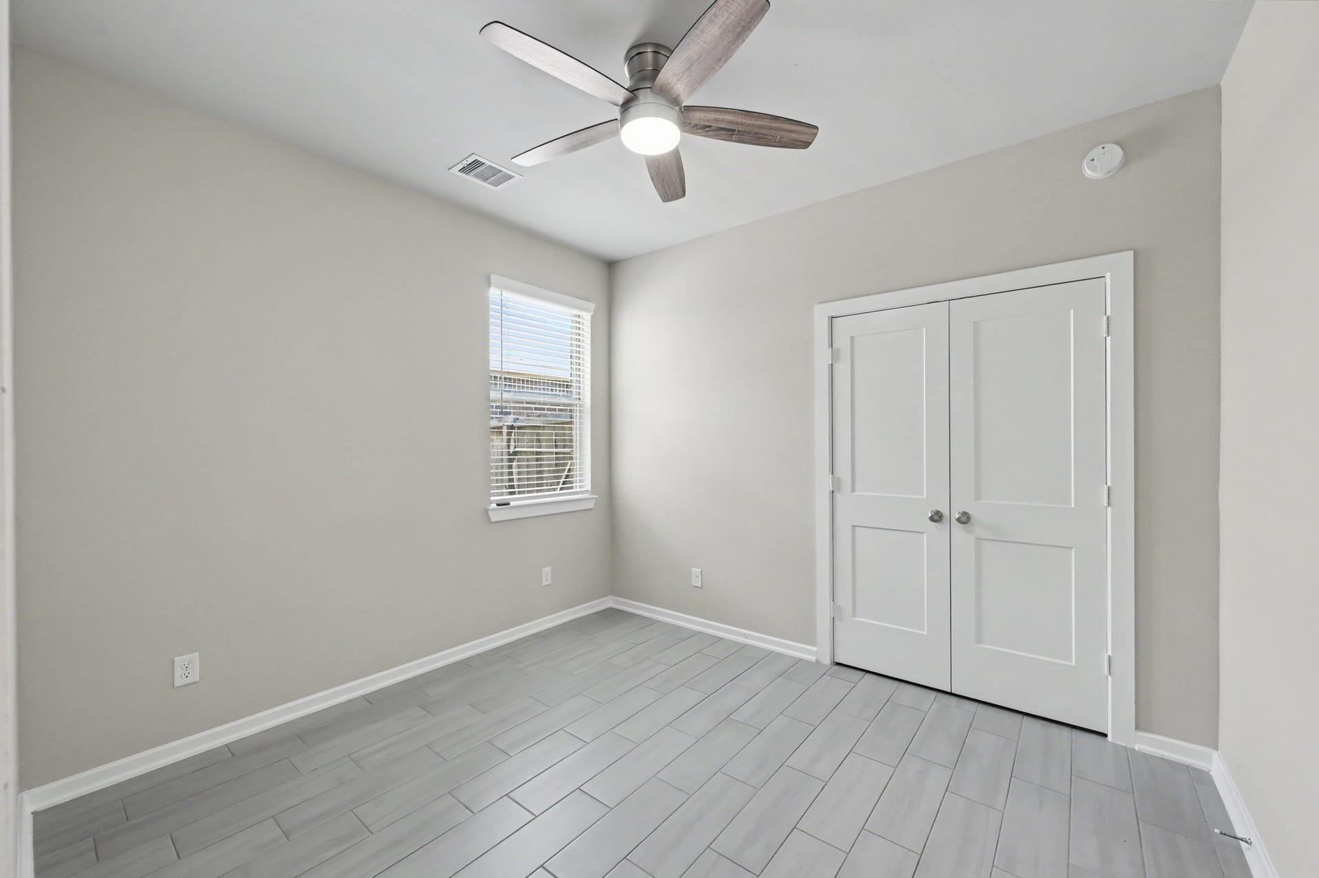 Guest bedroom #2 w/ walk-in closet