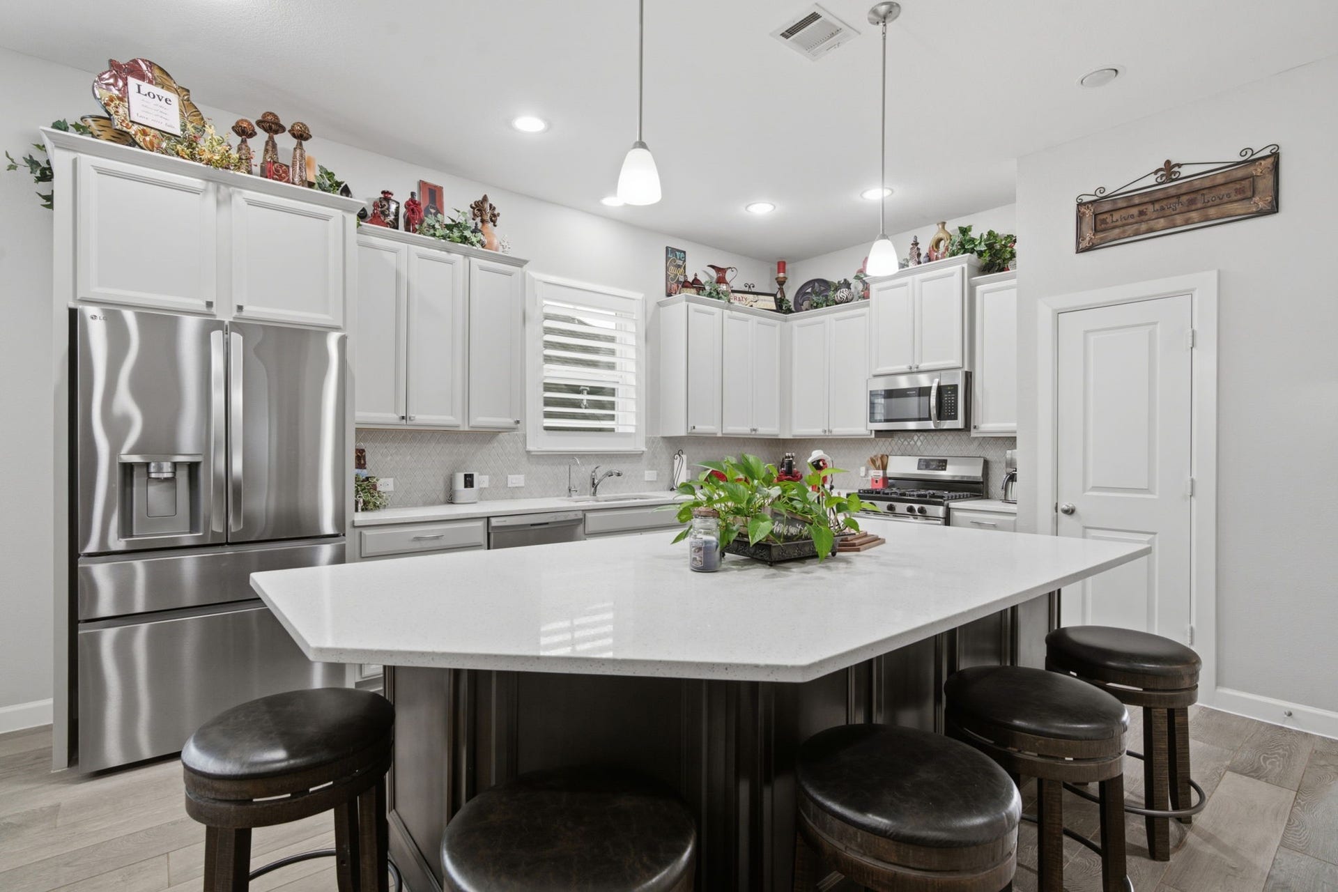 446 Westlake Landing, Conroe, TX 77304 446 Westlake Landing, Conroe, TX 77304