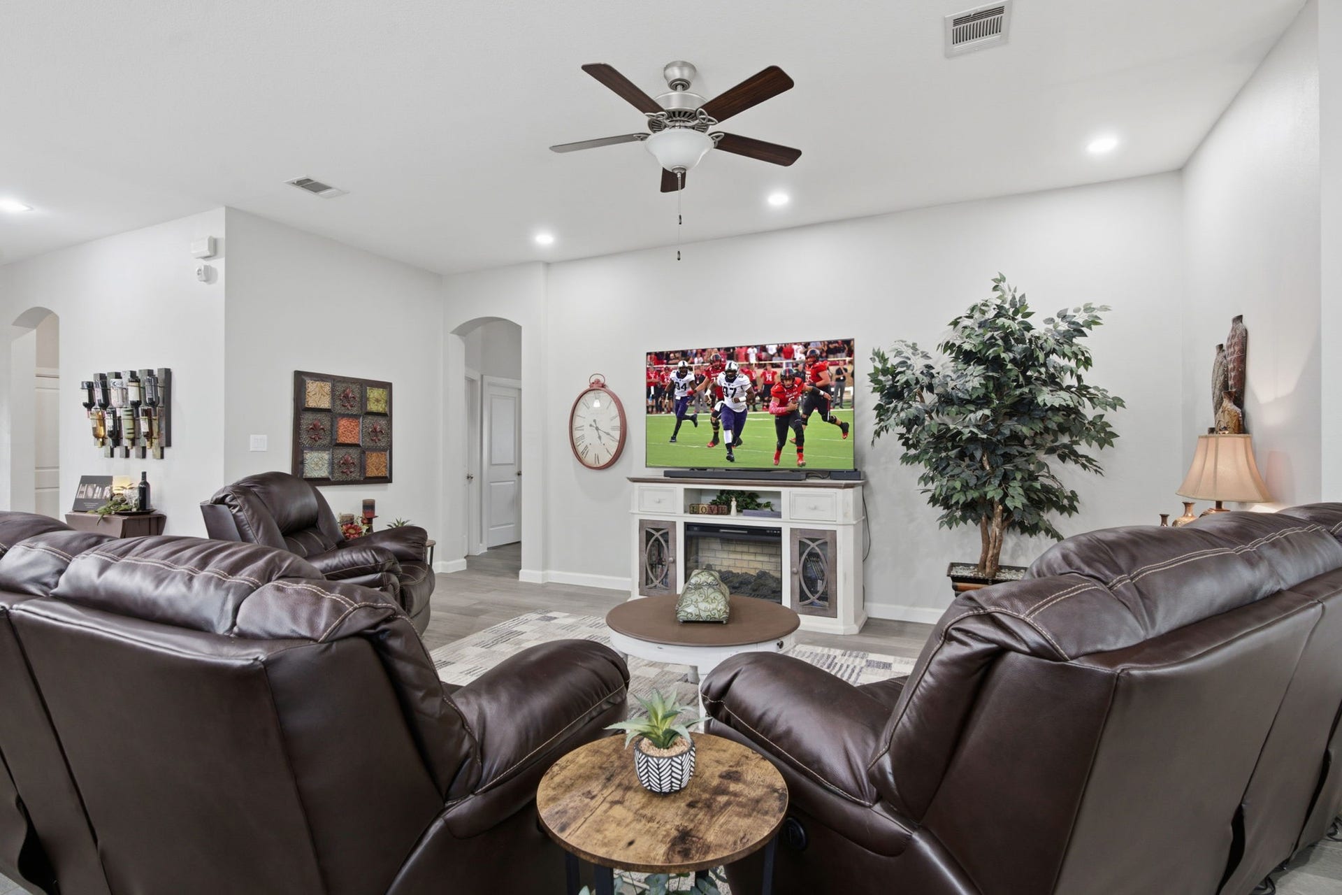 446 Westlake Landing, Conroe, TX 77304 446 Westlake Landing, Conroe, TX 77304