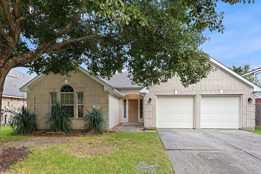 Property photo for 622 Oak Briar Drive, Kemah, TX