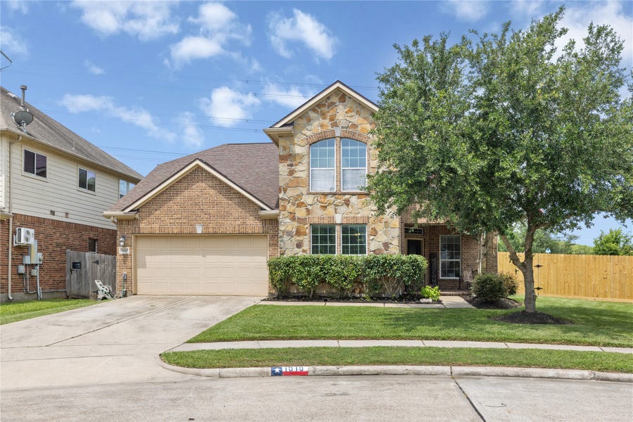 Property photo for 1010 Nantucket Street, Pasadena, TX