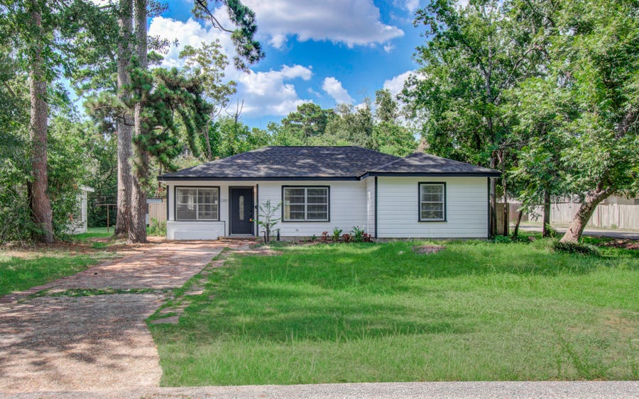 Property photo for 1100 Cowan Avenue, Conroe, TX
