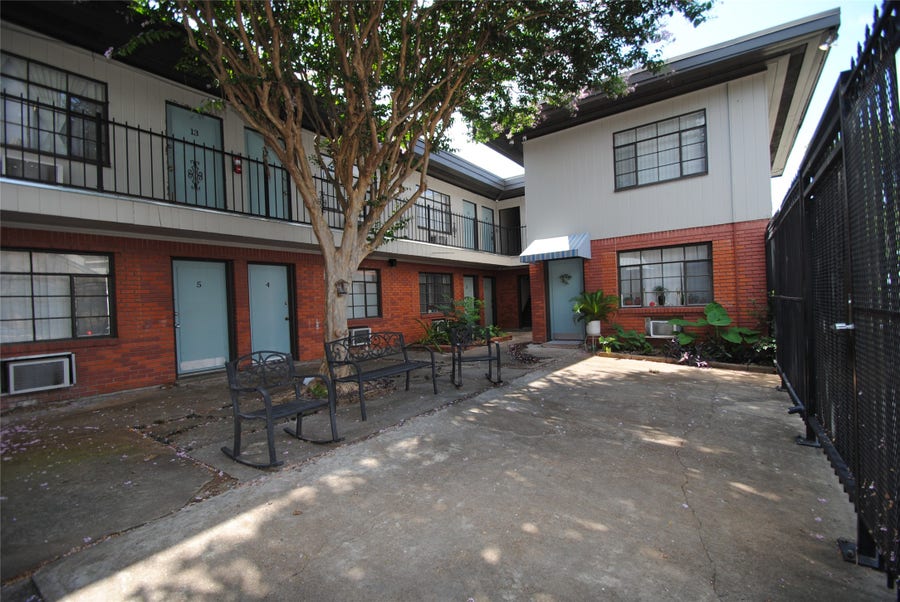 Property photo for 2501 Yoakum Boulevard, #3, Houston, TX