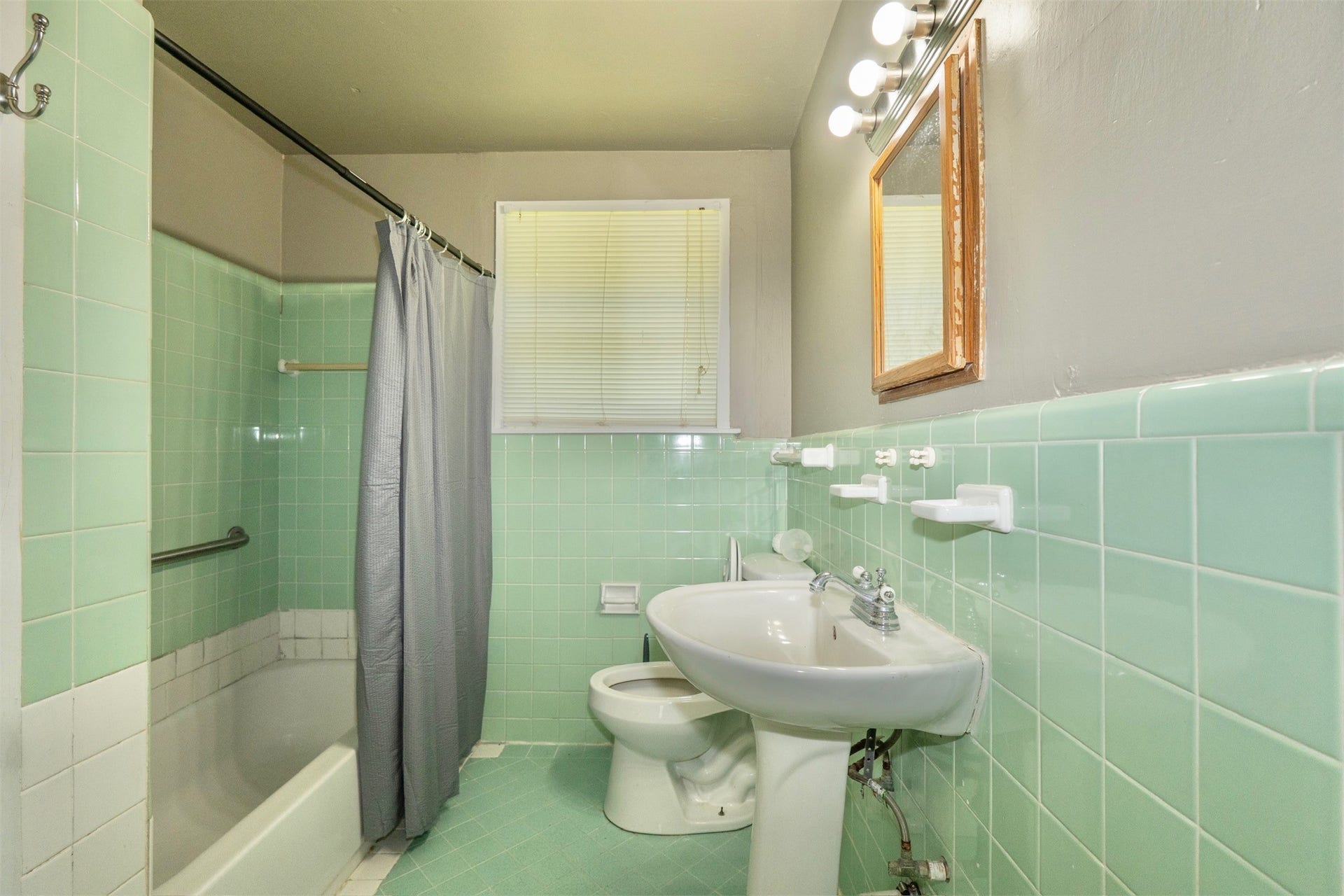 2109 Jeridona Street, La Marque, TX 77568 2109 Jeridona Street, La Marque, TX 77568