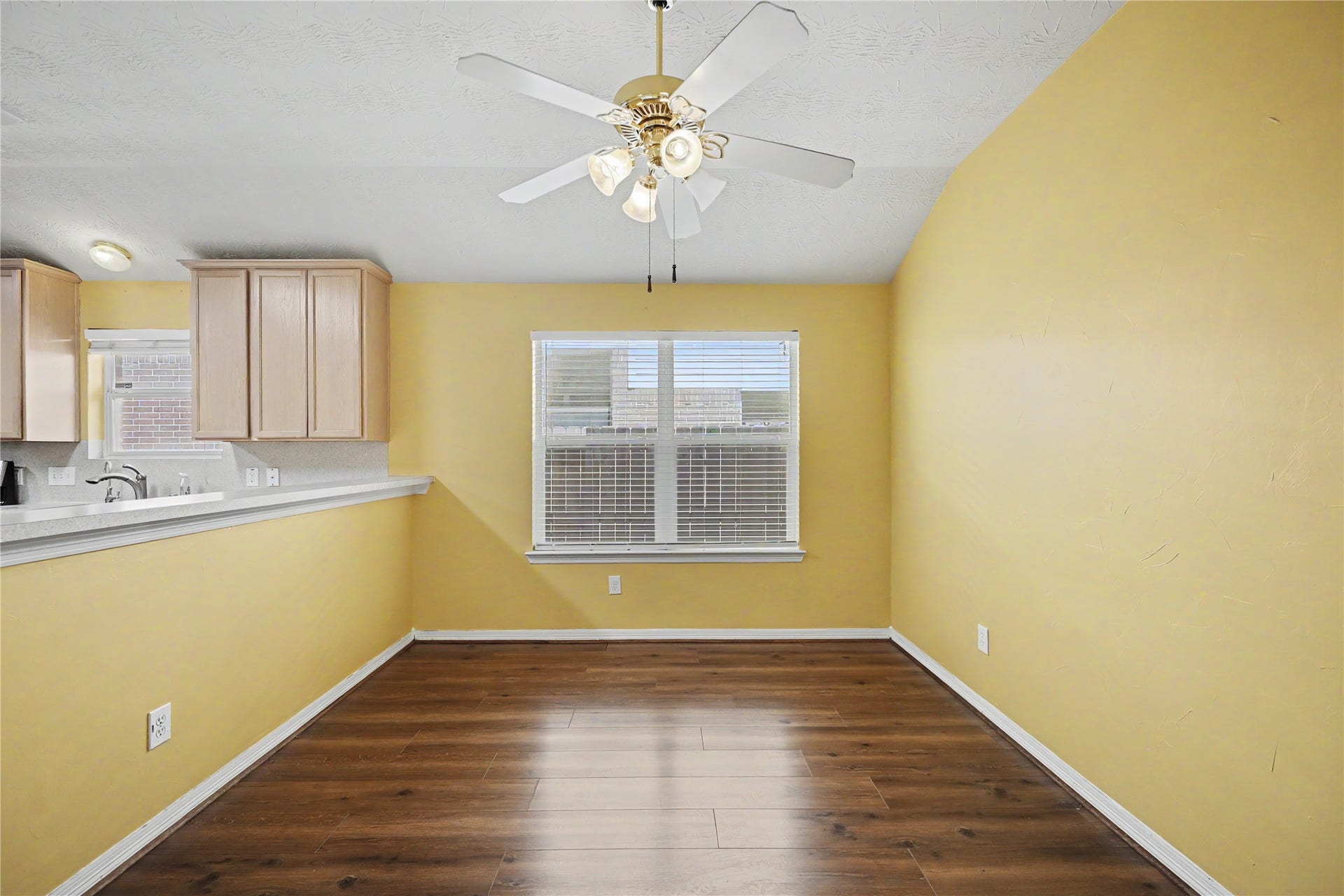 2506 Montana Blue Drive, Spring, TX 77373 Breakfast nook