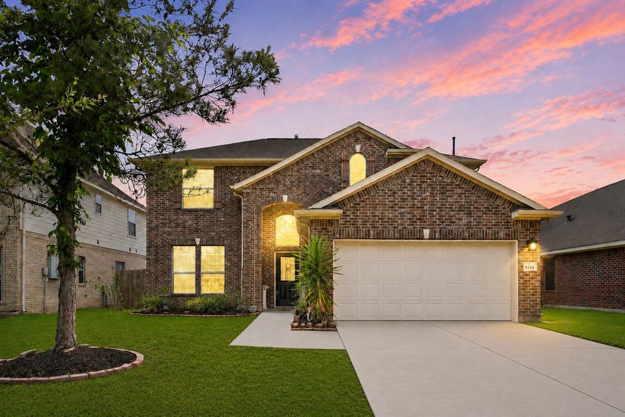 Property photo for 9438 Emerald Lakes Drive, Rosharon, TX