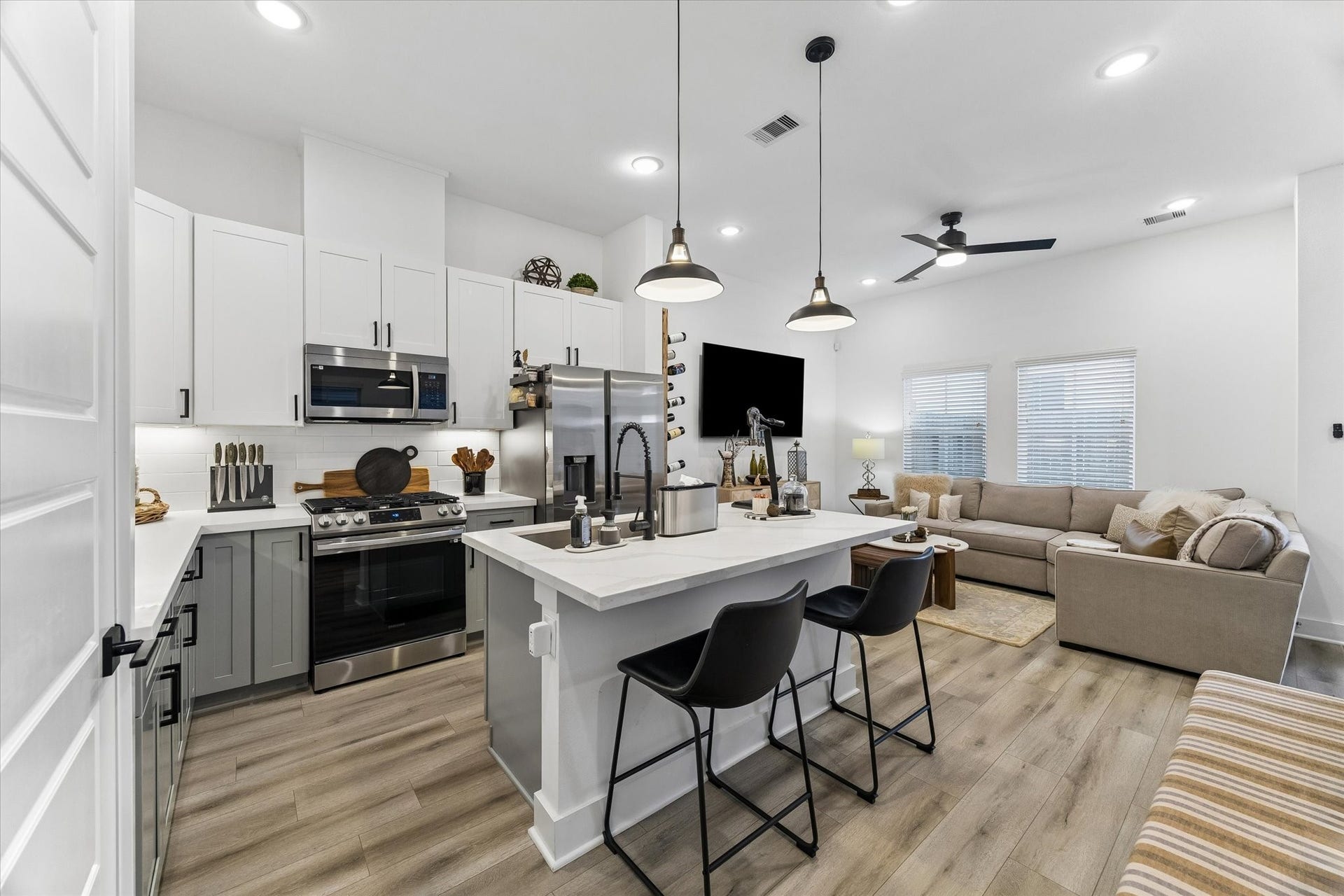 3012 Jensen Springs Lane, Houston, TX 77026 3012 Jensen Springs Lane, Houston, TX 77026