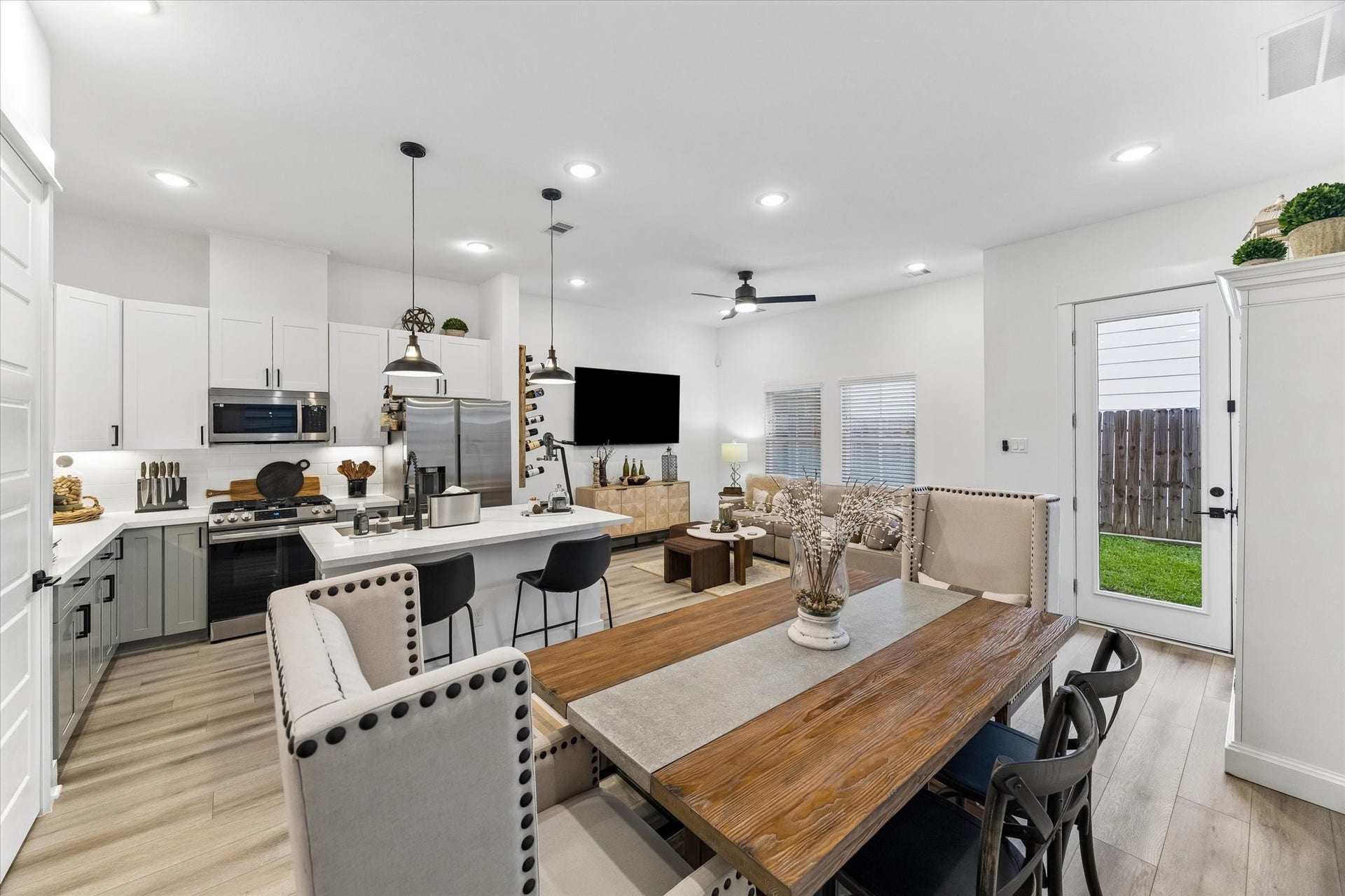 3012 Jensen Springs Lane, Houston, TX 77026 3012 Jensen Springs Lane, Houston, TX 77026