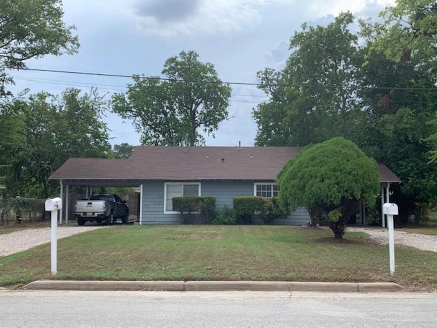 Property photo for 1025 6th Street, Hempstead, TX