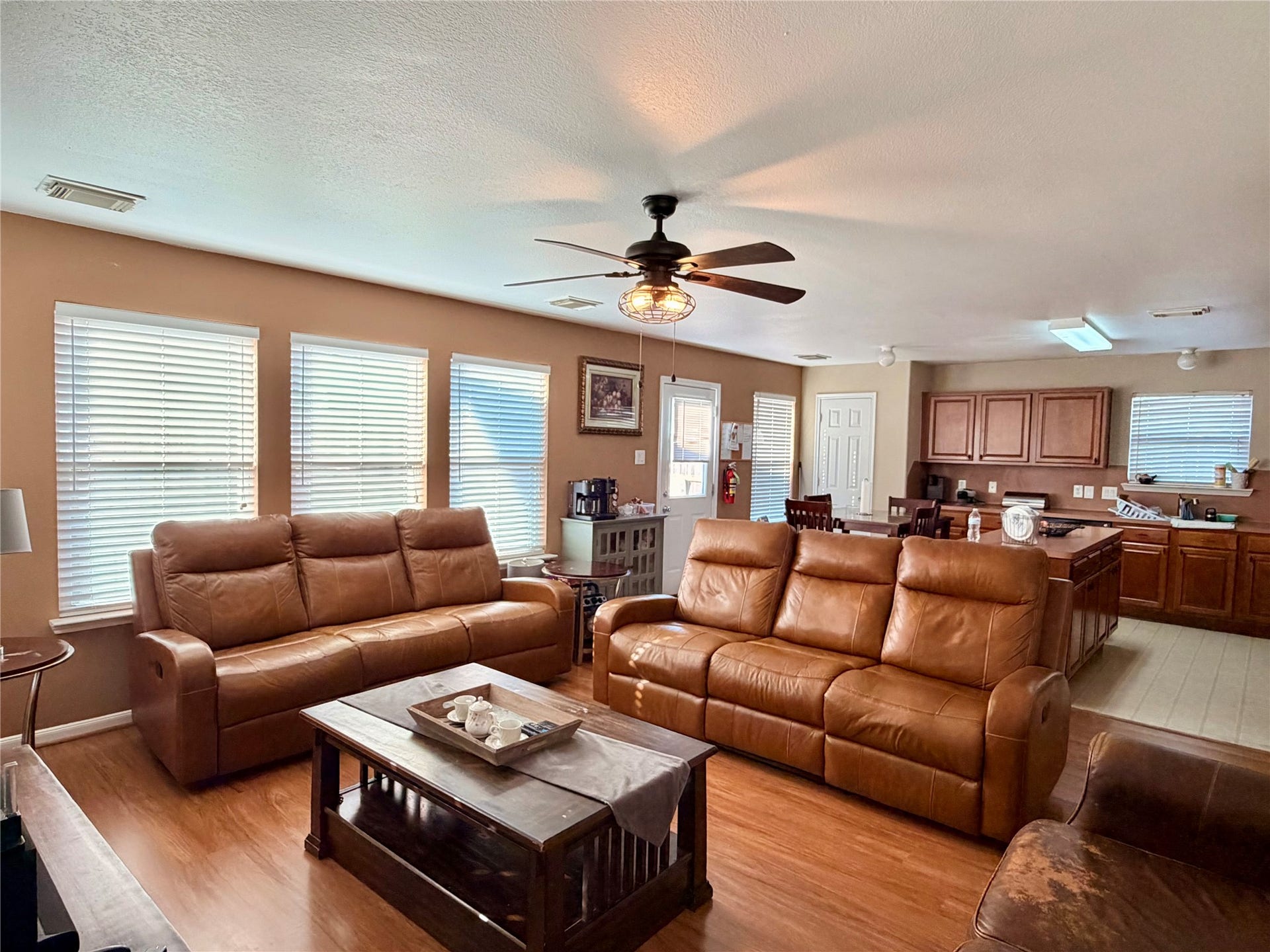 454 Remington Ridge Drive, Houston, TX 77073 Spacious living room with lots of natural light