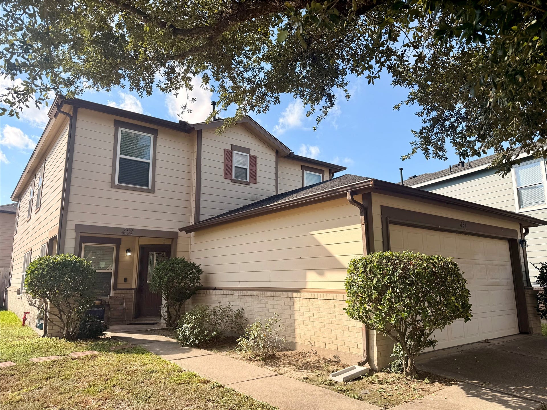 454 Remington Ridge Drive, Houston, TX 77073 Two car garage, double driveway