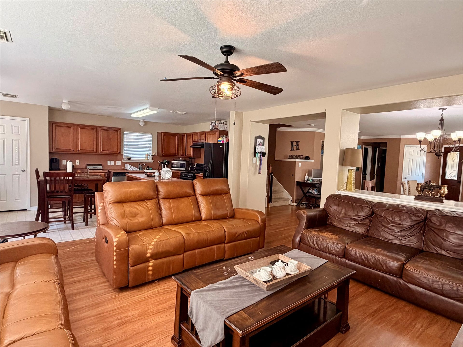 454 Remington Ridge Drive, Houston, TX 77073 Living room open to kitchen