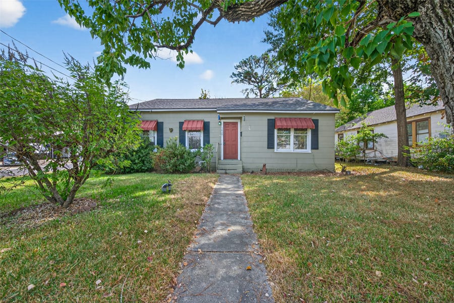 Property photo for 1020 Houston Street, Conroe, TX