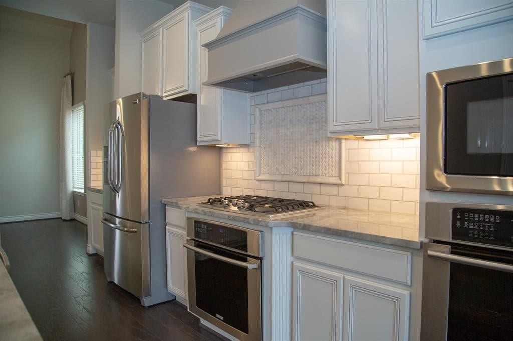 4902 Thunder Creek Lane, Sugar Land, TX 77479 4902 Thunder Creek Lane, Sugar Land, TX 77479