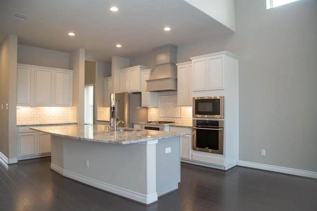 4902 Thunder Creek Lane, Sugar Land, TX 77479 4902 Thunder Creek Lane, Sugar Land, TX 77479
