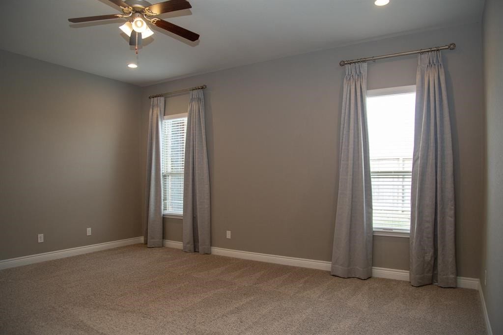 4902 Thunder Creek Lane, Sugar Land, TX 77479 4902 Thunder Creek Lane, Sugar Land, TX 77479