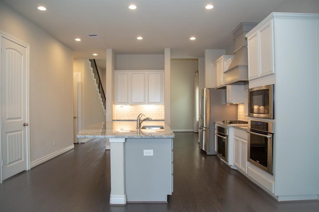 4902 Thunder Creek Lane, Sugar Land, TX 77479 4902 Thunder Creek Lane, Sugar Land, TX 77479